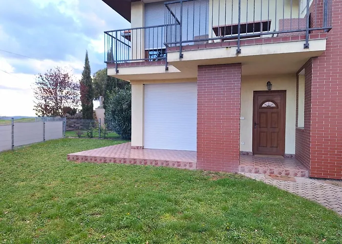 Makra-Teto Oeregtoelgy Apartman